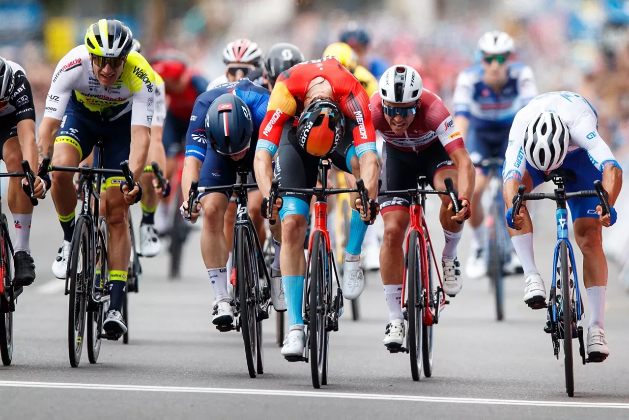 Phil Bauhaus esprinta egiten