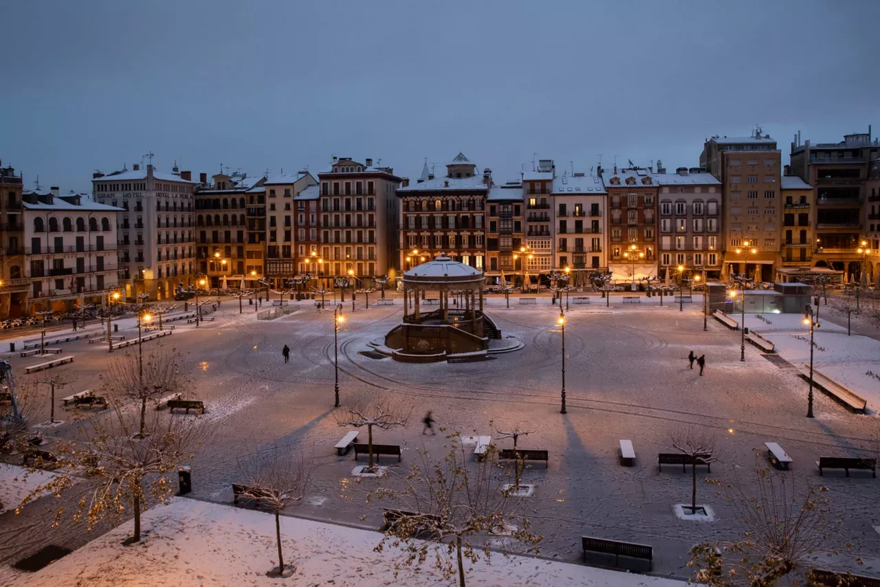 gaztelu-plaza-elurtuta-irunea-pamplona-plaza-castillo-efe