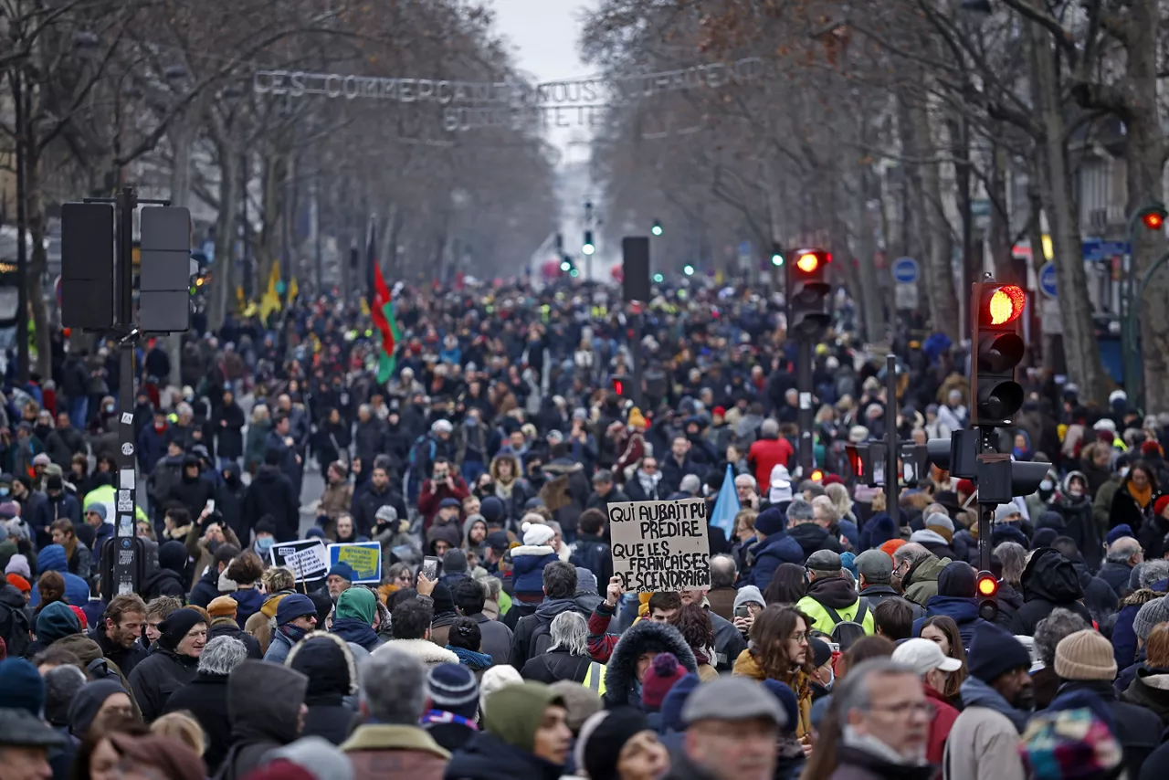 PARIS MANIFESTAZIOA MANIFESTACION PENSIONES PENTSIOAK