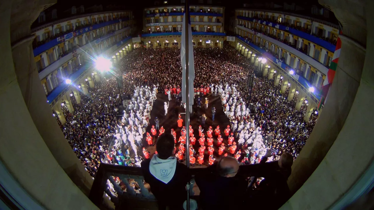 20230121144103_impresionante-lleno-a-vista-de-dron_