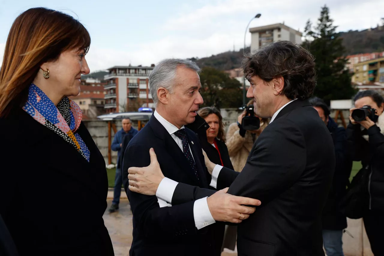 Urkullu-Andueza-Ares-hil-beila-efe