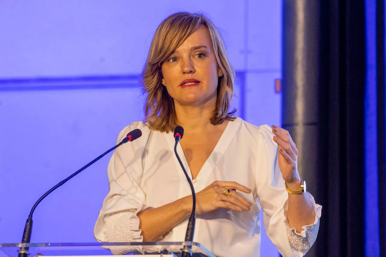 Pilar Alegría