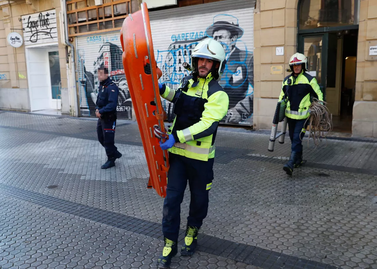 bomberos-rescate-accidente-laboral-donostia-efe