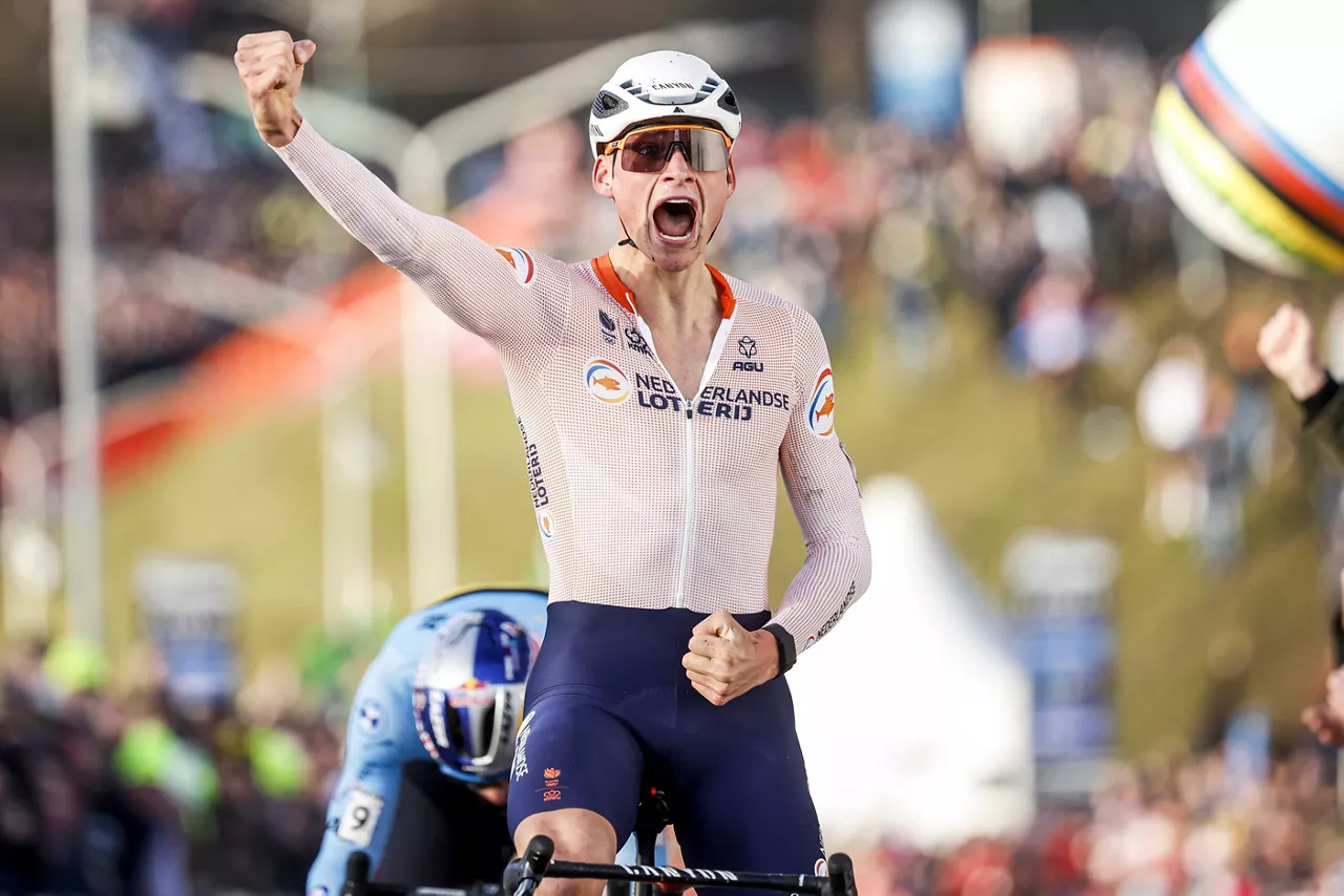 Mathieu_vanderPoel_mundial_ciclocros_campeon_EFE