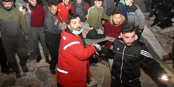 Rescate de víctimas en Hama (Siria). Foto: EFE