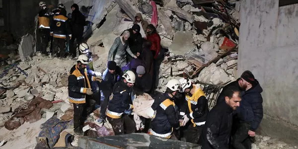 Rescate de víctimas en Idlib (Siria). Foto: EFE