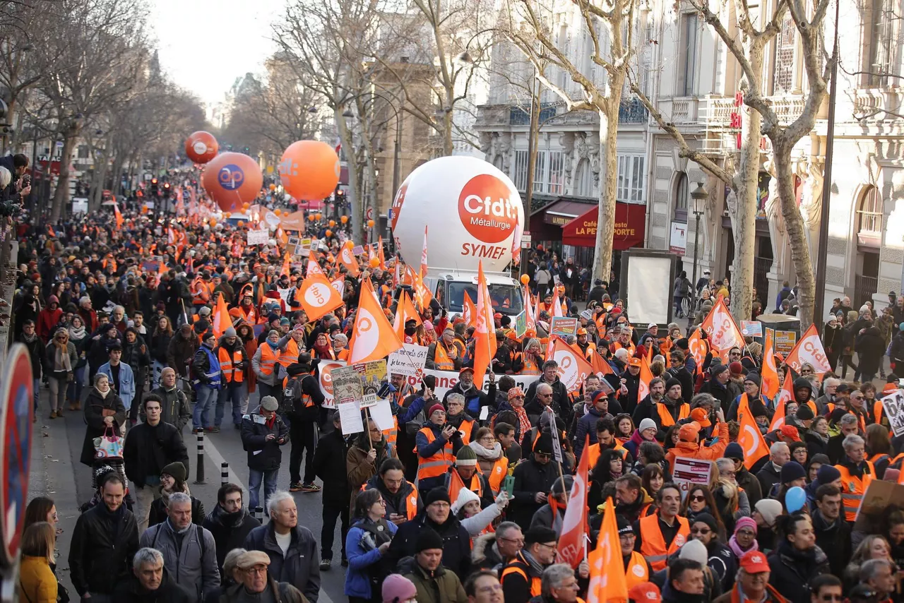 manifestacion-pensiones-huelga-paris-efe