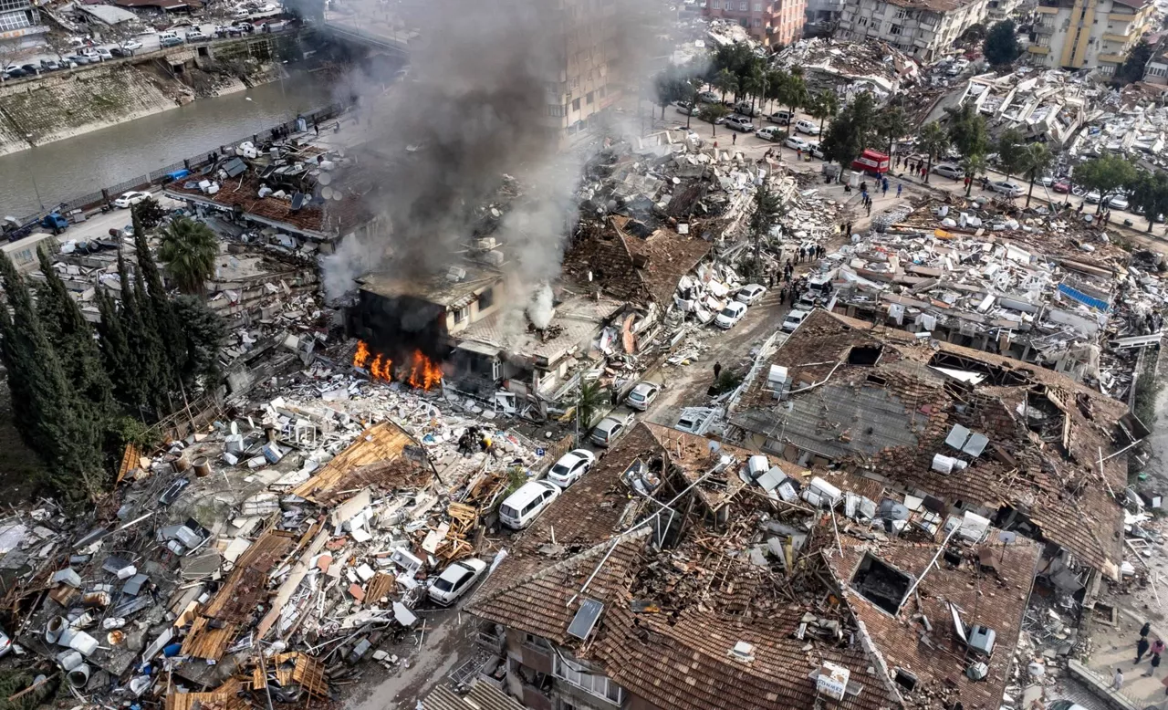Turquia-Hatay-llamas-terremotos-efe