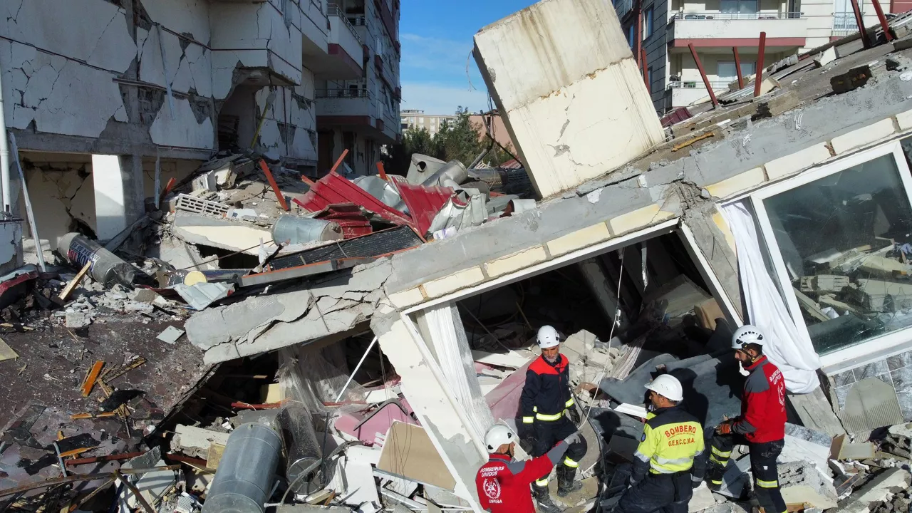 Bomberos-Unidos-Sin-Fronteras-Turquia-terremoto
