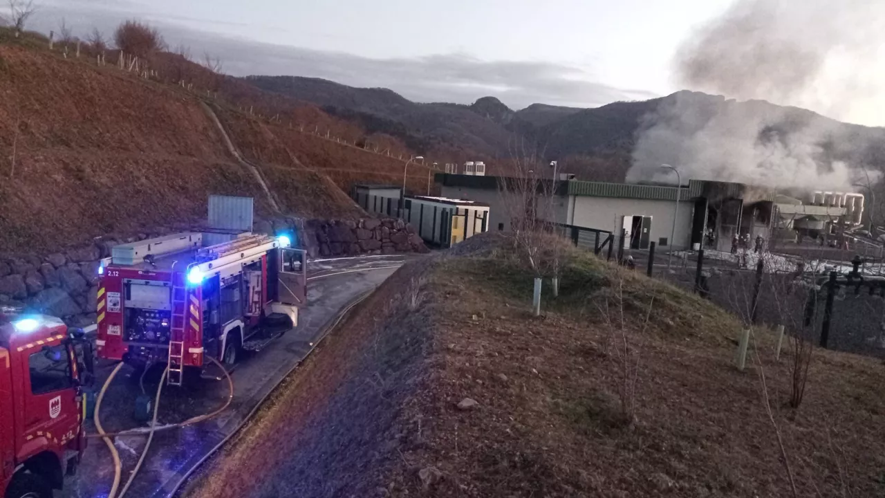 Irun-incendio-compresion-bomberos-euskadi
