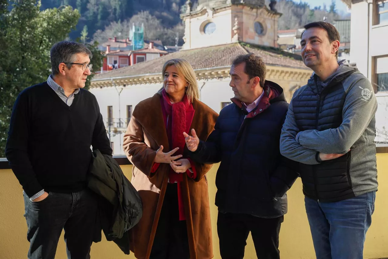 Patxi Lopez, Juan Carlos Abascalekin. Argazkia: EFE