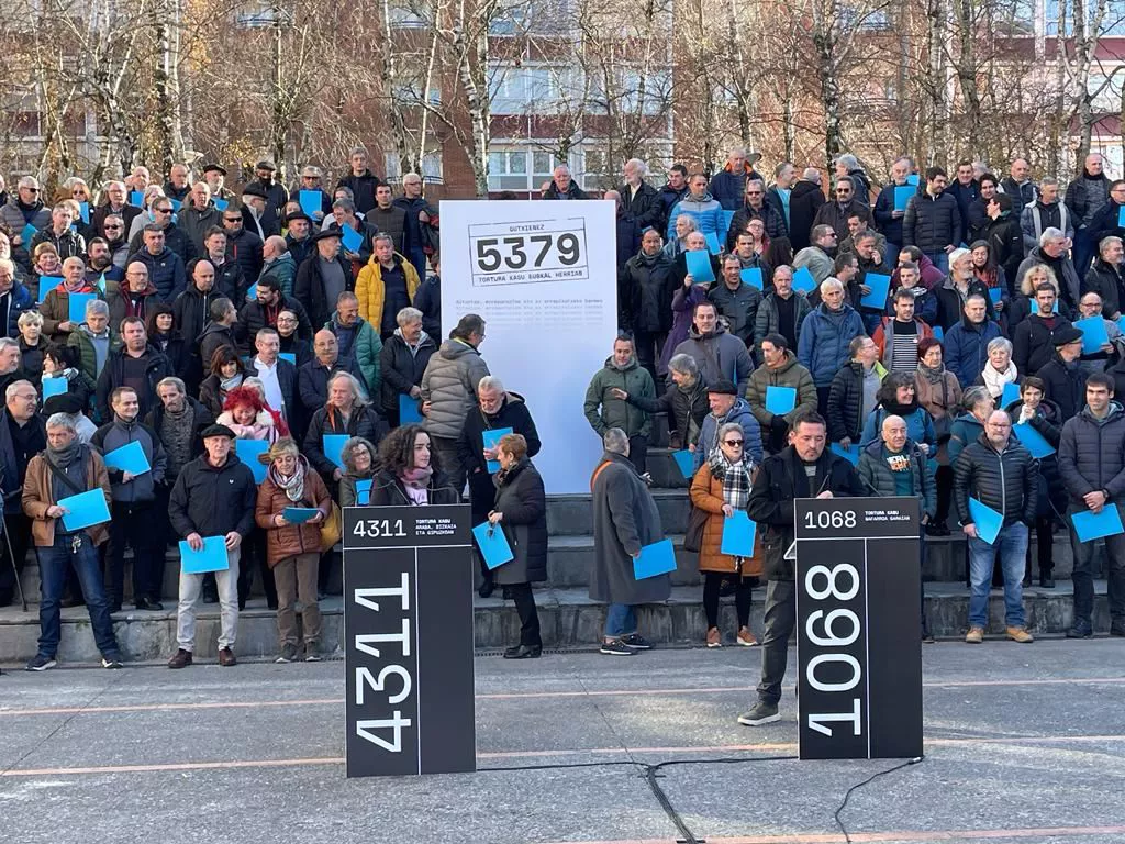 Egiari Zor Fundazioak deitutako agerraldia, gaur, Intxaurrondon. Xabier Urteaga | EITB MEDIA