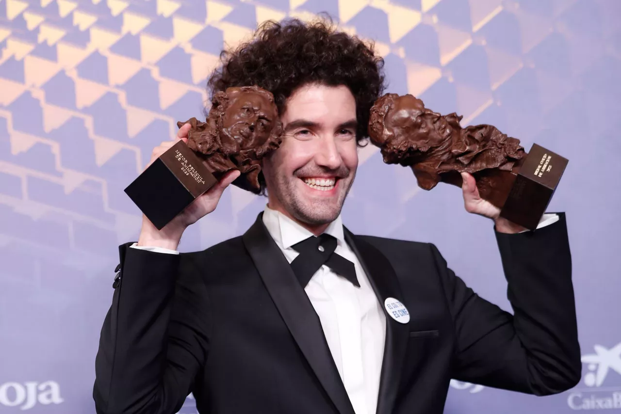 Ivan Miñambres (Uniko), bi garaikurrekin. Argazkia: Efe.