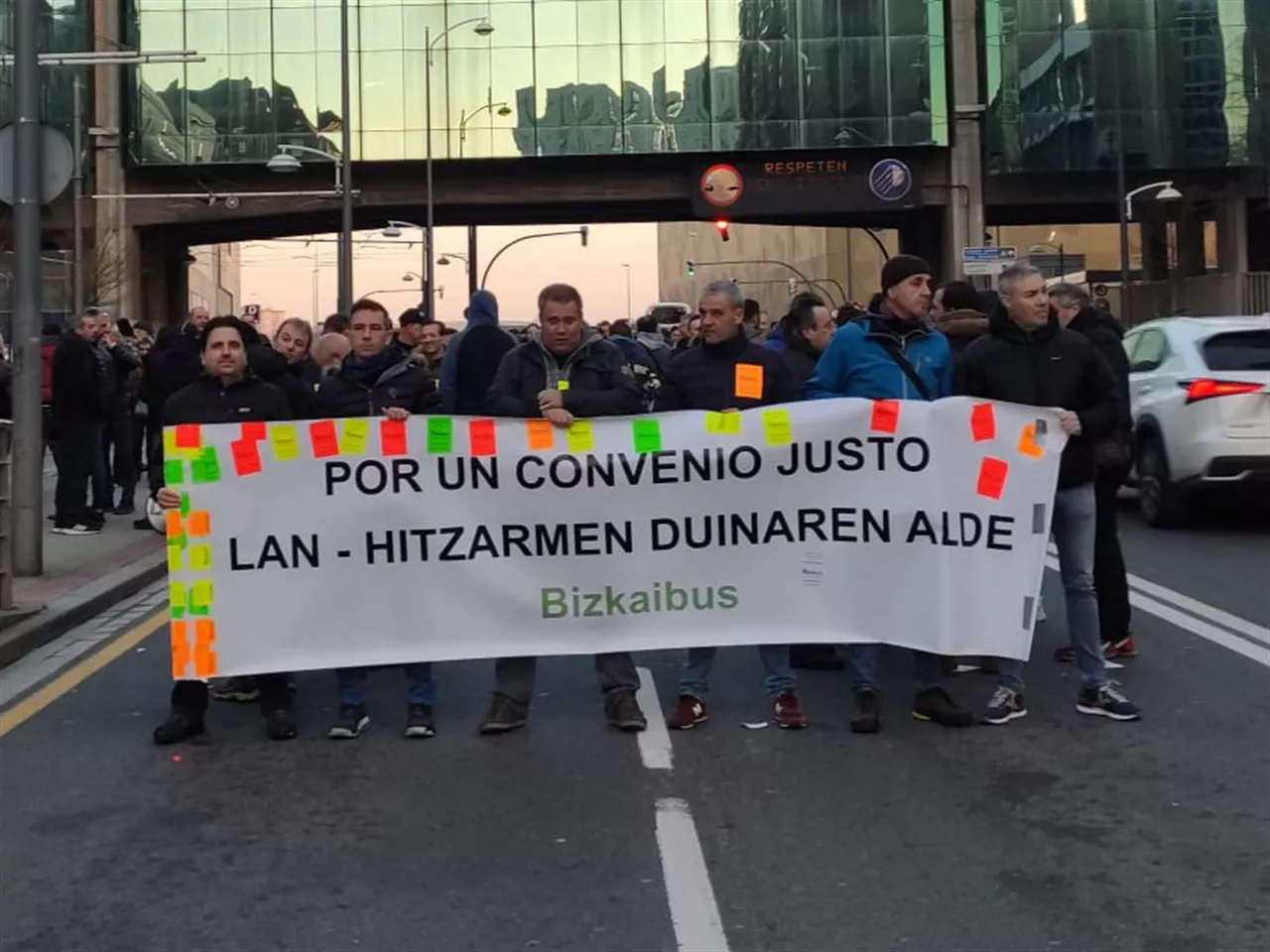Bizkaibuseko langileen manifestazioa, otsailean, Bilbon. Argazkia: EITB Media