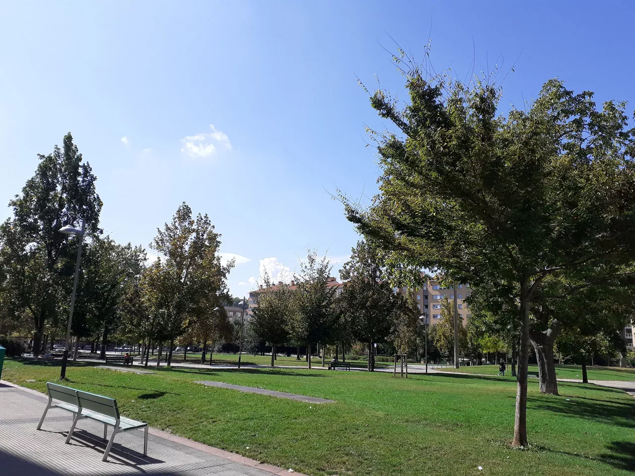 IRUÑA PARQUE DE LOS ENAMORADOS rotxapea egilea alejandro bakaikoa