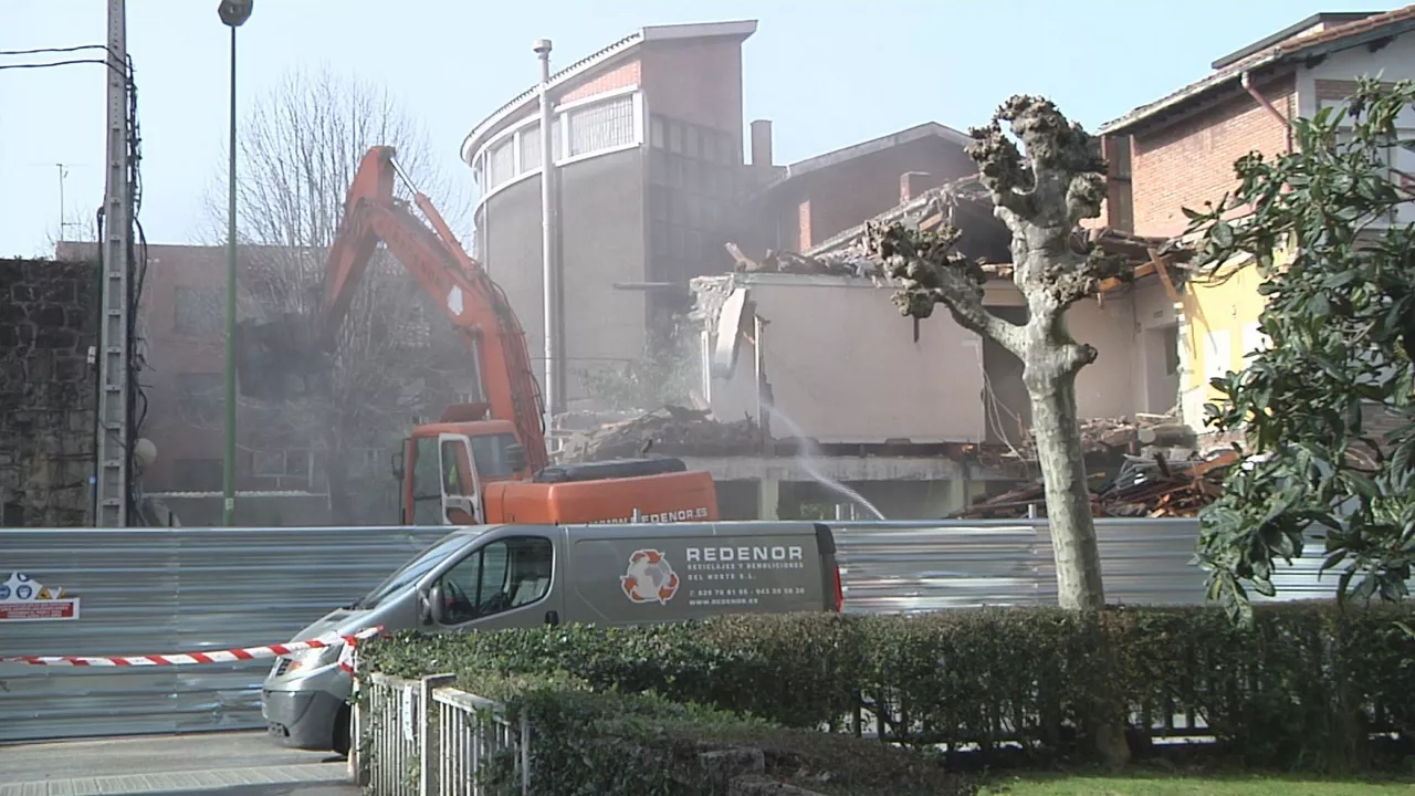 Getxo Nagusien Etxea eraisten Irudia: EITB