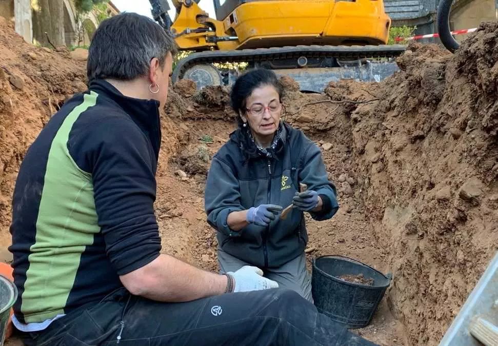 Lourdes Herrasti (Aranzadi) prospekzio lanetan, urrian. Argazkia: Galdakaoko Udala.
