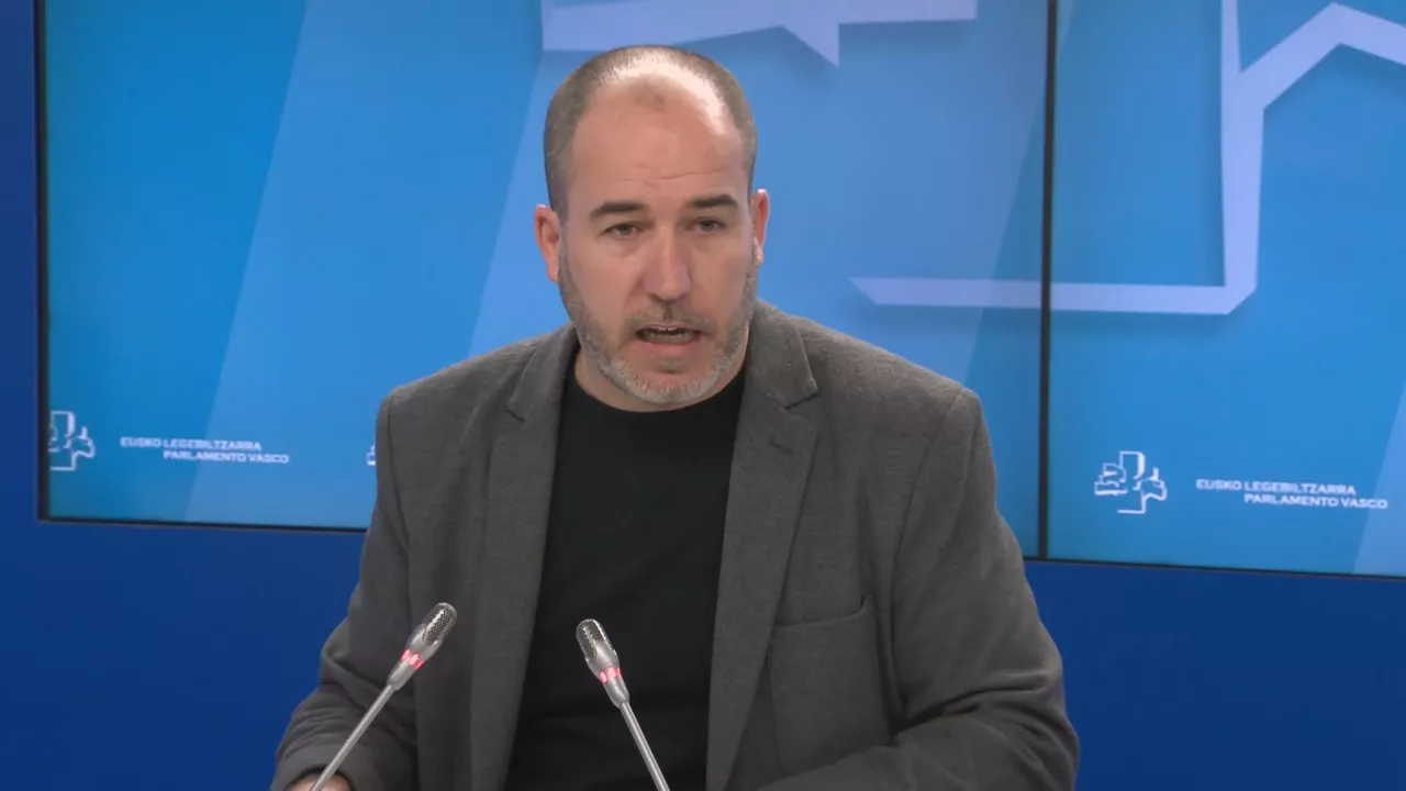Josu Estarrona legebiltzarkidea, artxiboko irudi batean. Argazkia: EITB Media