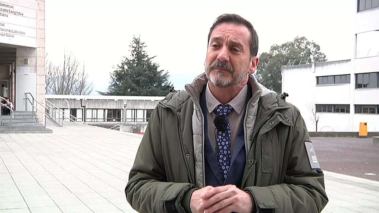 Iñigo Urrutia, Aldezle de la Universidad del País Vasco (UPV/EHU) y doctor en Derecho. Imagen: EITB