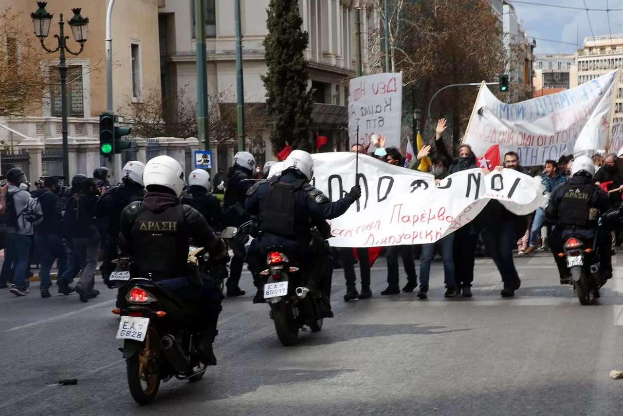 Protestak Atenas