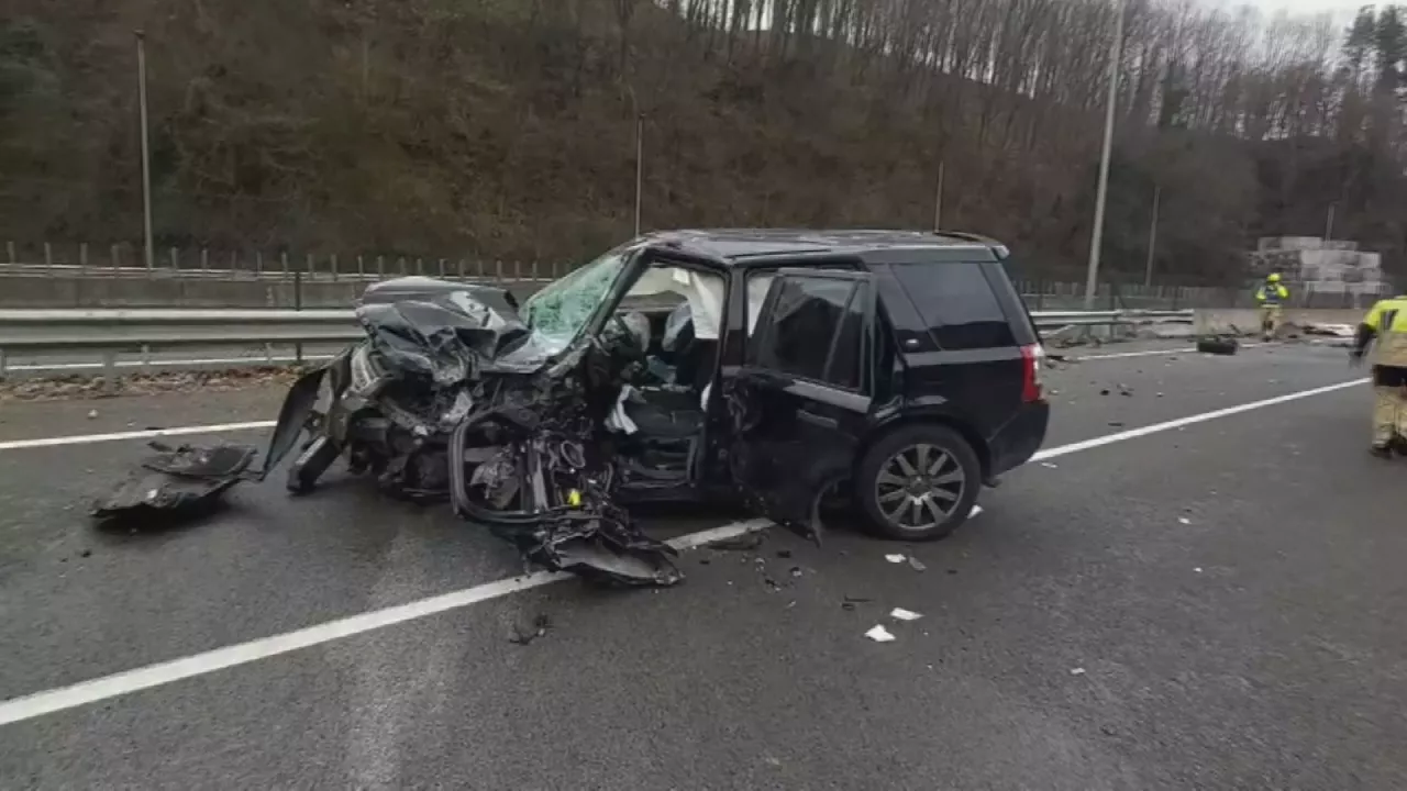 20230307113549_accidente-ermua-iturria-bomberos-iurreta_