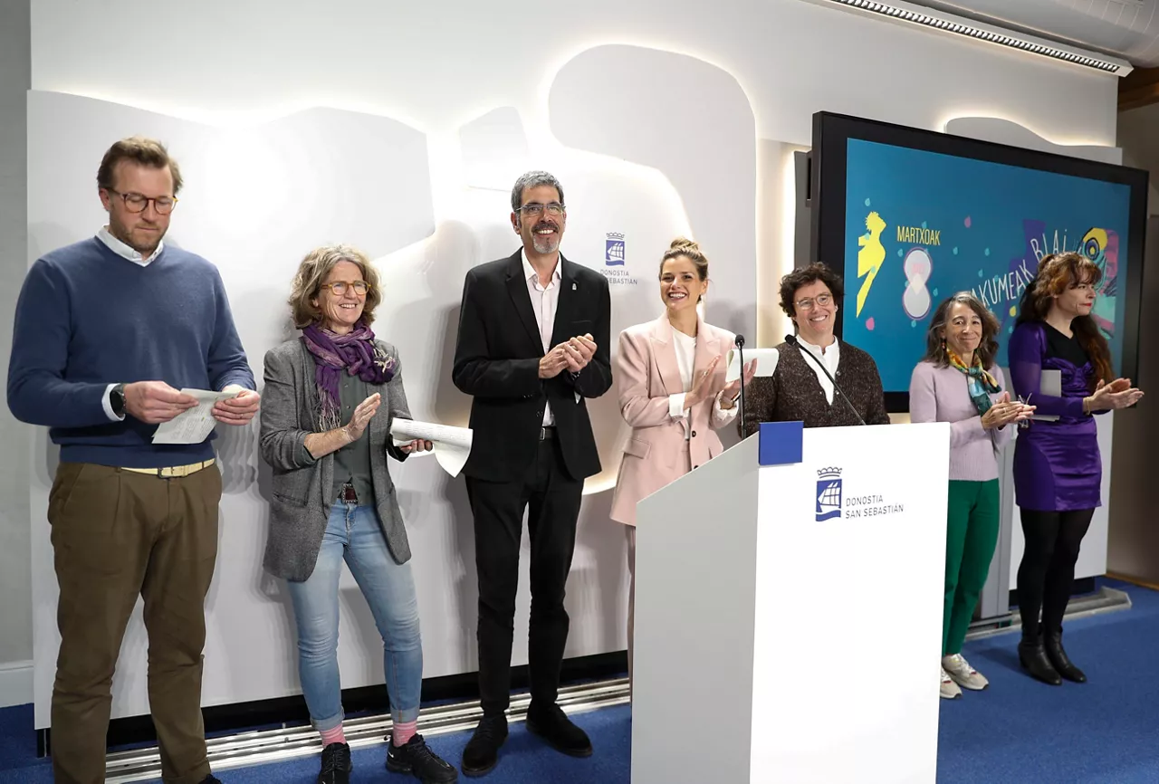 8 marzo martxoa ayuntamiento udala donostia san sebastian efe