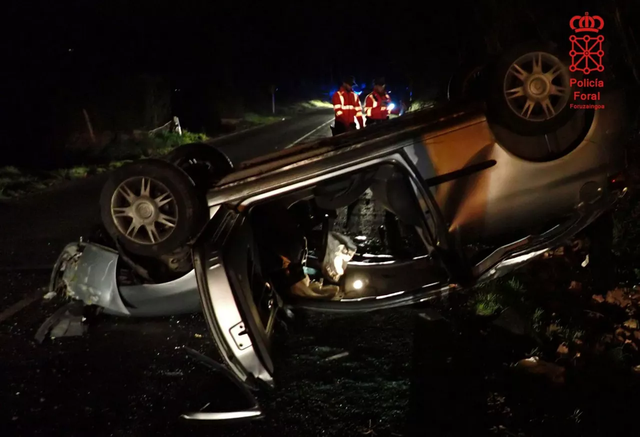 Vehículo siniestrado en Elizondo. Foto: Policía foral