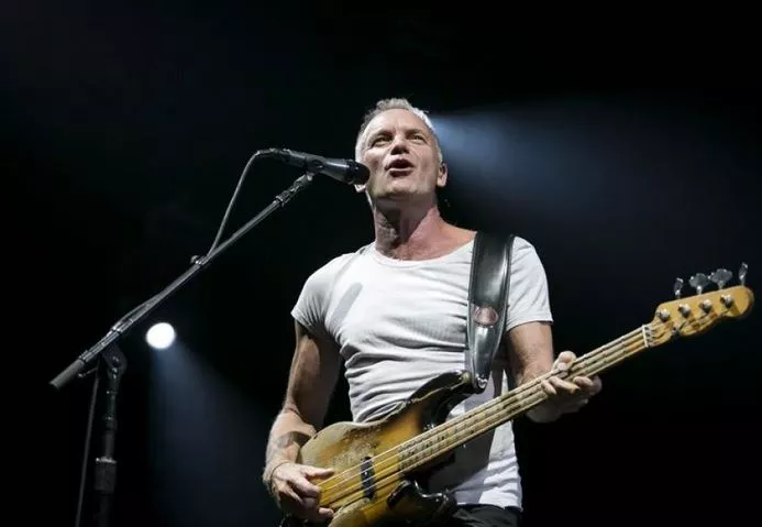 Sting bere emanaldi batean. Arxtiboko irudia: EFE