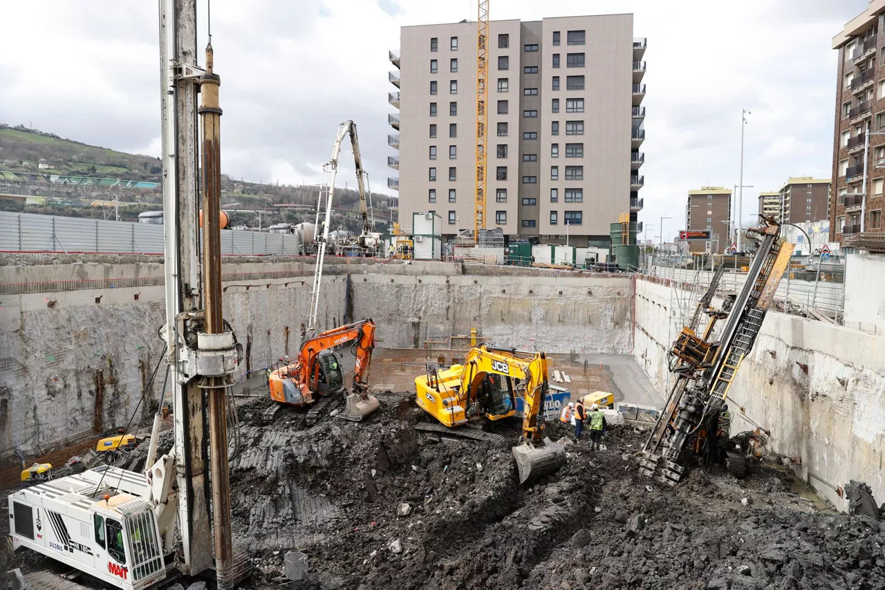 obras-construccion-bilbao eraikuntza lana trabajo lana vivienda etxebizitza-efe