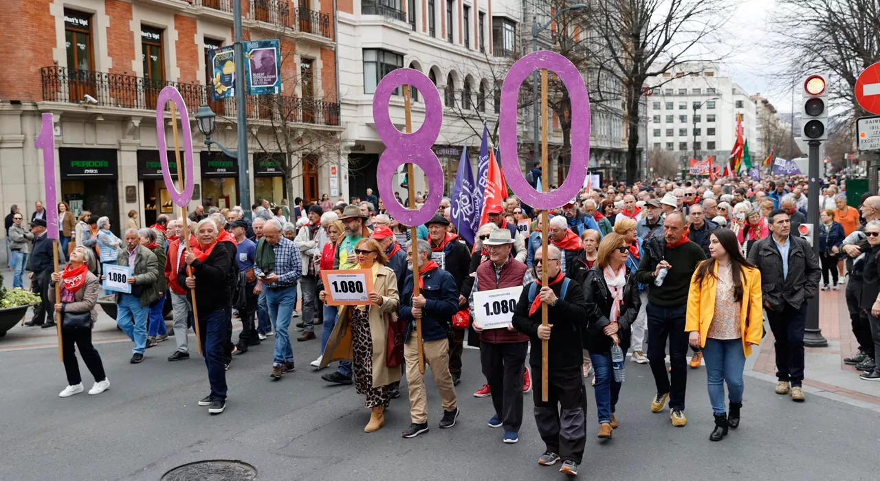 Manifestación en Bilbao en defensa de unas pensiones dignas. Foto: EFE