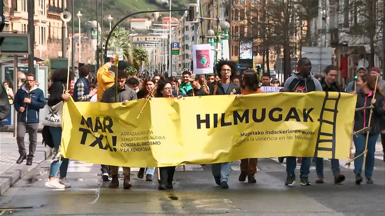 arrazakeriaren kontrako manifestazioa donostian eitb media