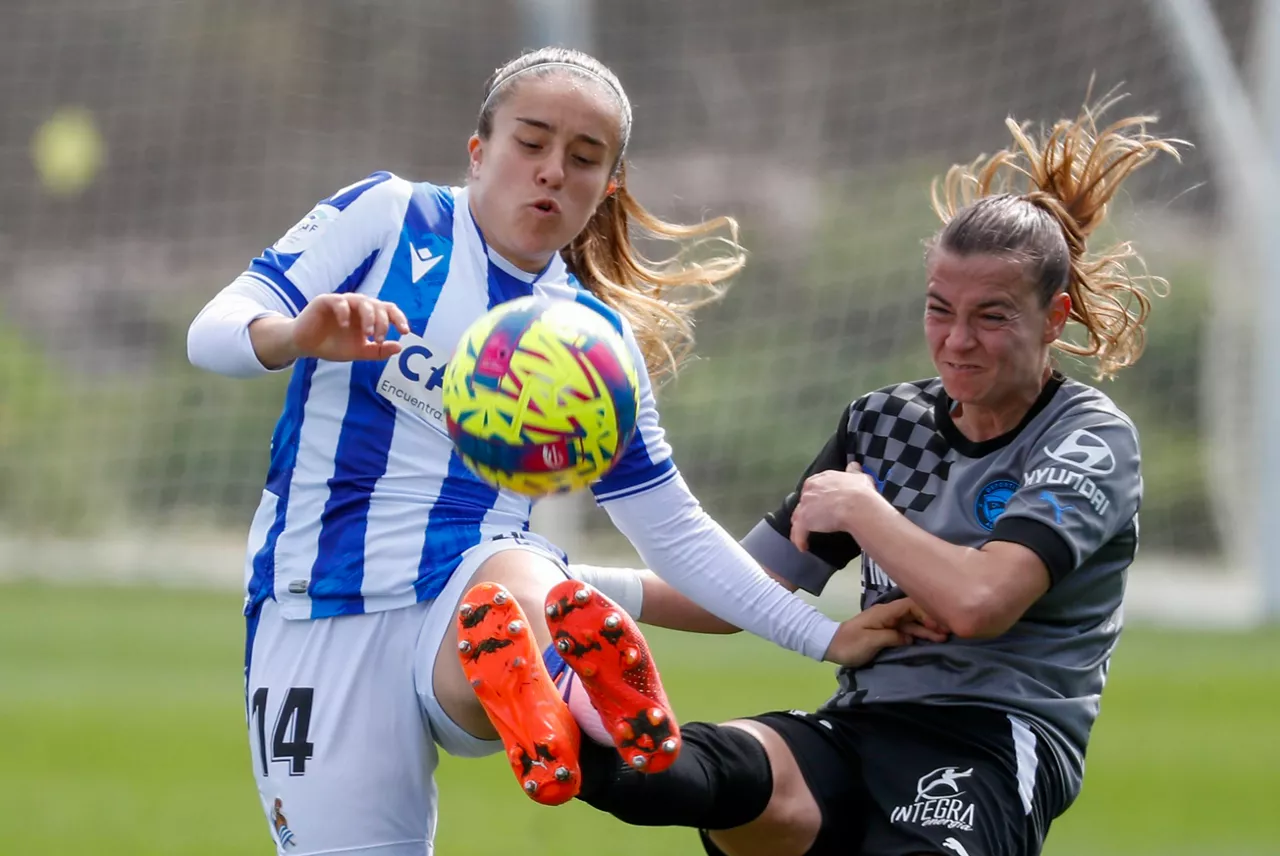 IZARNE-SARASOLA-CARLA-MORERA-REALA-ALAVES-F-LIGA-EFE