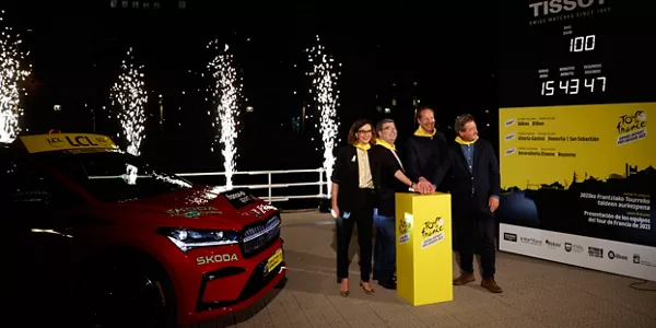 100 eguneko atzerako kontaketako erlojua piztea. Argazkia: EFE