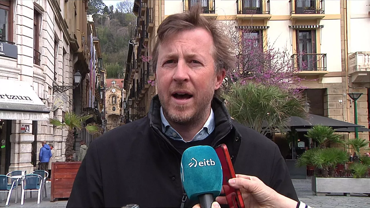 Borja Corominas, en declaraciones ante los medios en San Sebastián. Foto: EITB Media