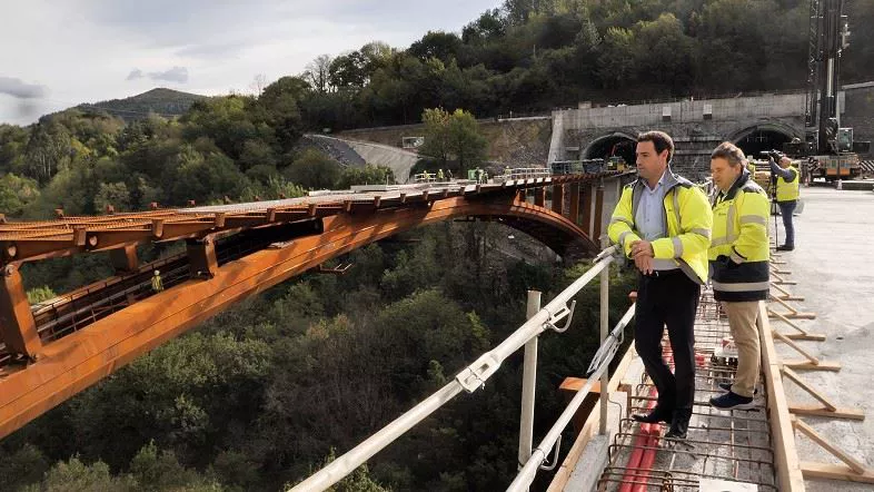 Imanol Pradales y Pedro Rivas, en una de sus visitas a las obras