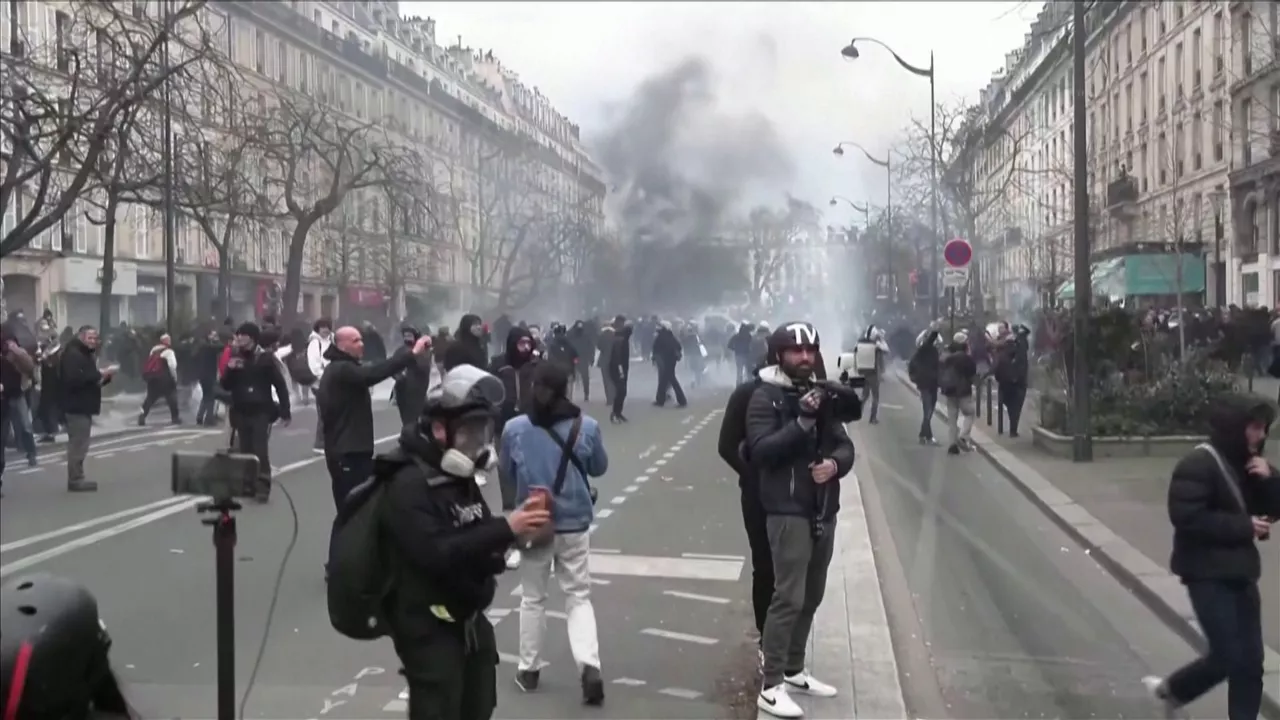20230328190041_paris-manifestacion_