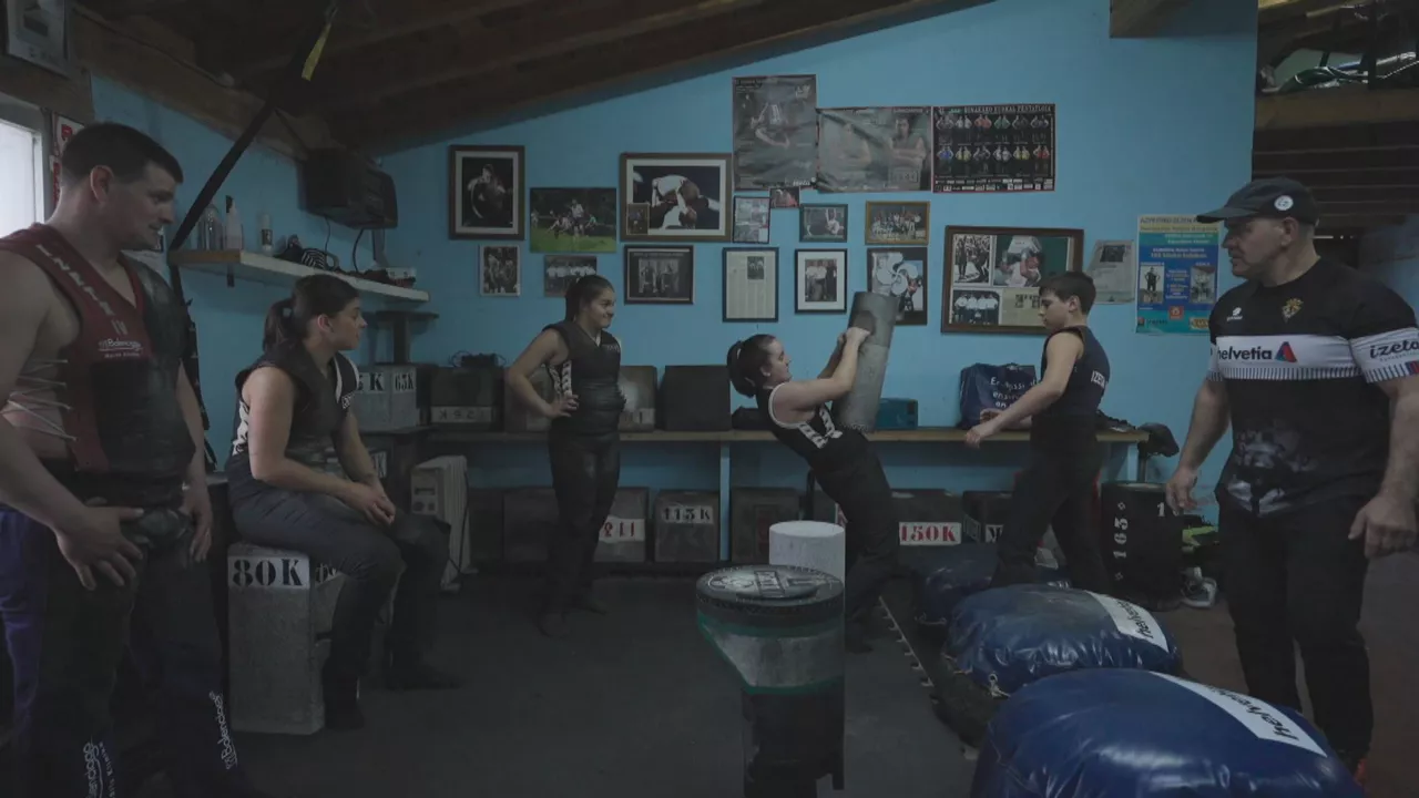 20230403222339_izetatarren-harri-eskola_