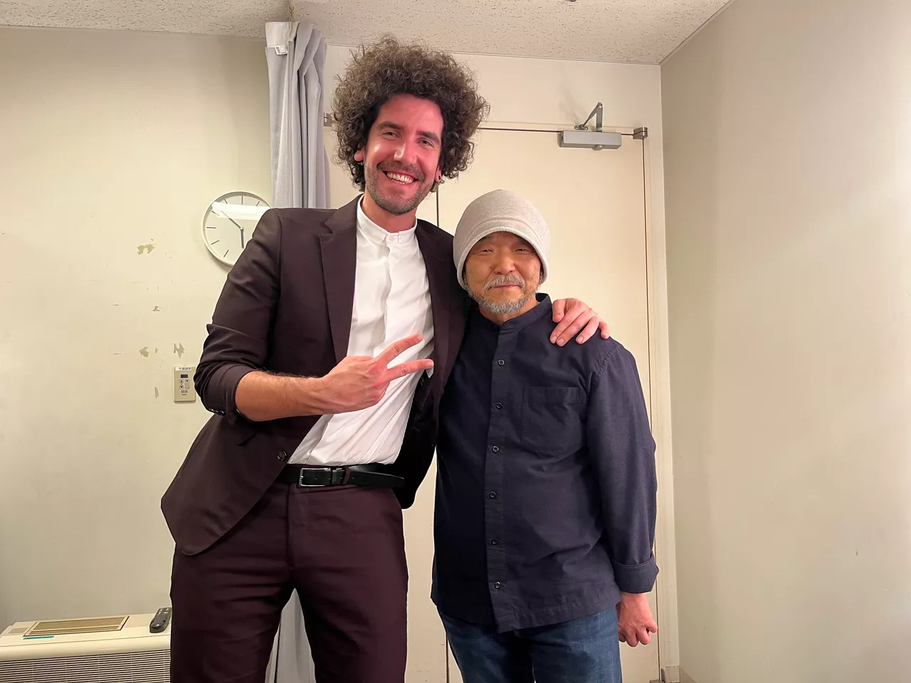 Ivan Miñambres junto a Mamoru Oshii