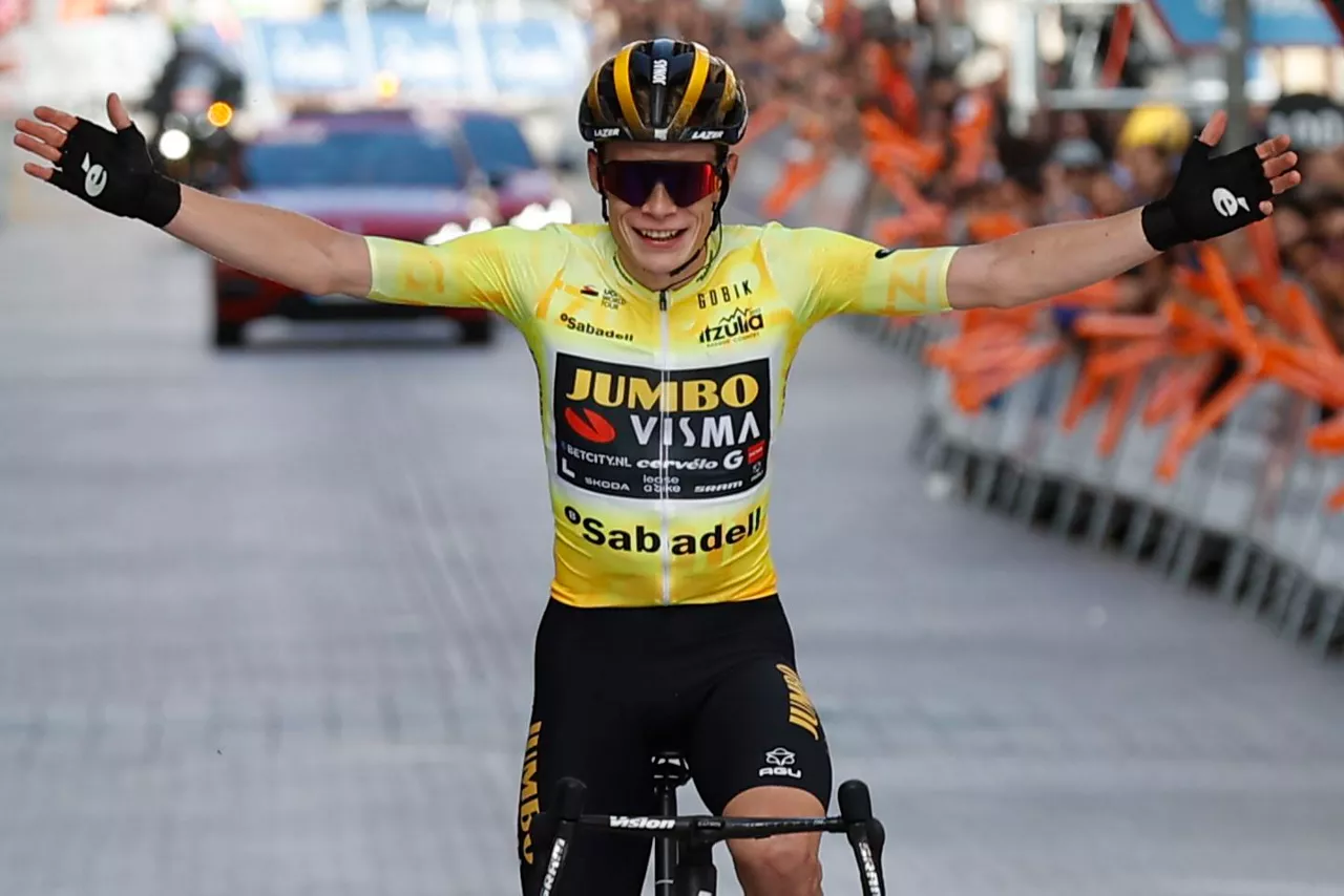 ITZULIA-2023-6-ETAPA-JONAS-VINGEGAARD-4-EFE