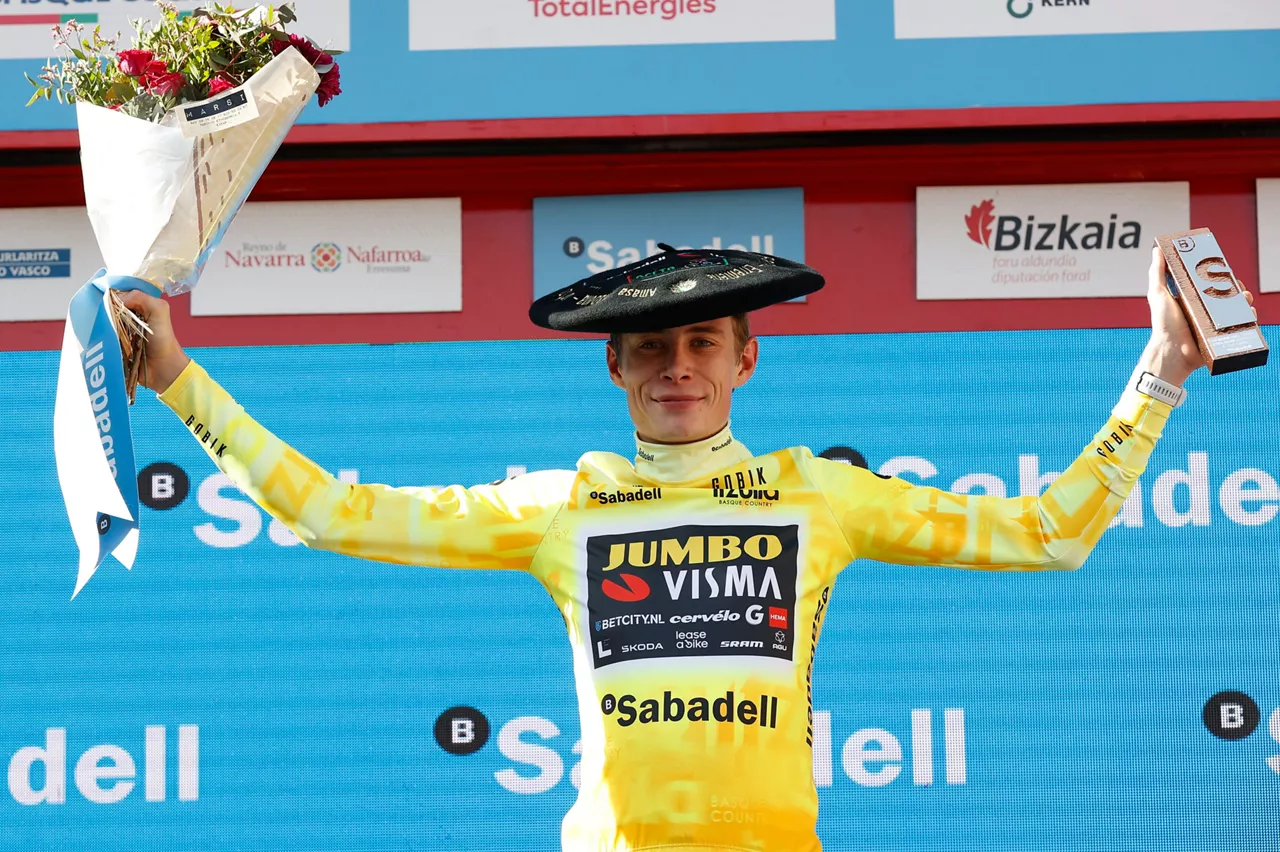 ITZULIA-2023-6-ETAPA-JONAS-VINGEGAARD-3-EFE