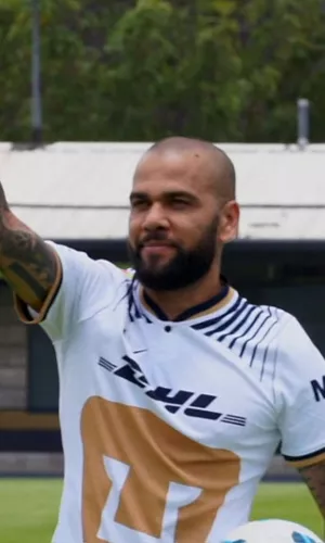 Dani Alves futbolaria, artxiboko argazki batean. EITB Mediaren bideo batetik ateratako irudia