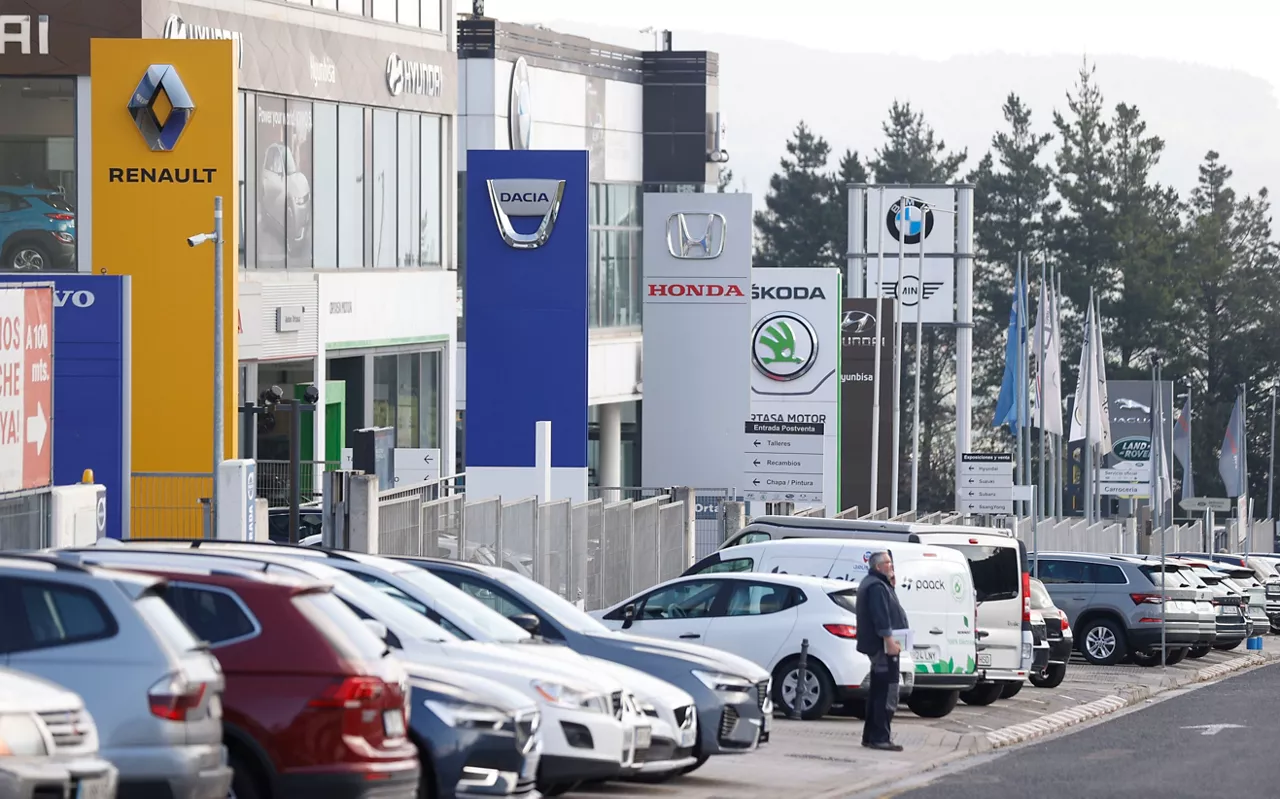 Auto kontzesionarioak. Argazkia: EFE.