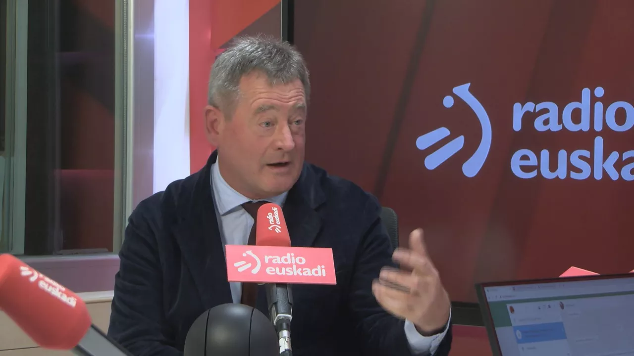 Bingen Zupiria en los estudos de Radio euskadi
