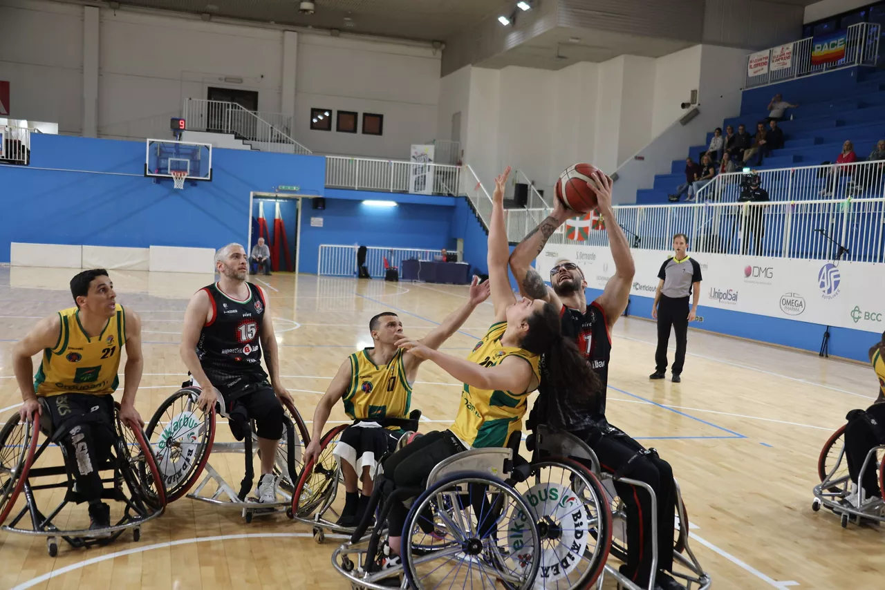 Bidaideak Bilbaoen artxiboko irudia.