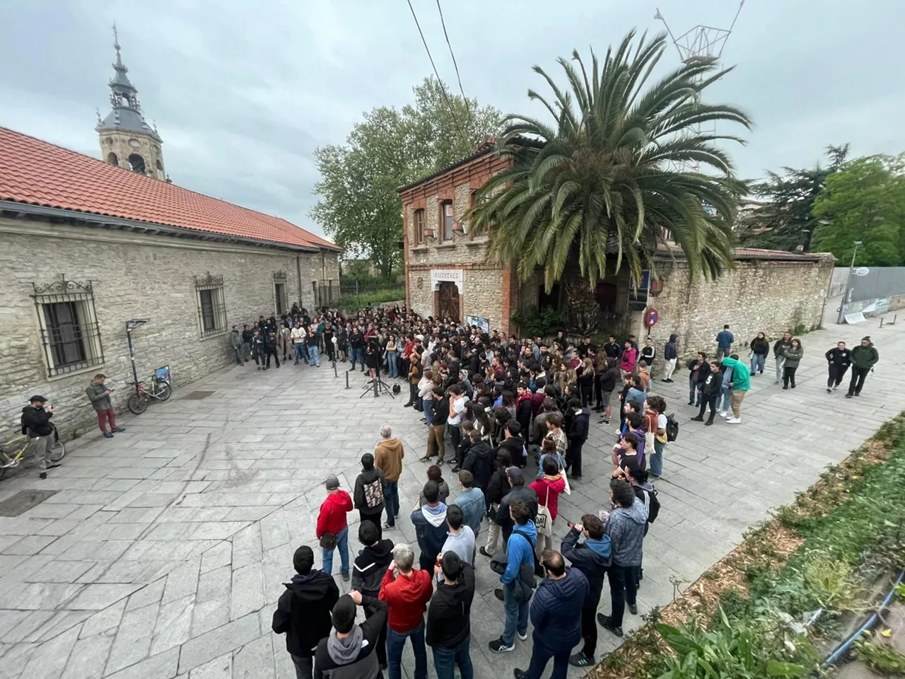 Elkarretaratzea Gasteizko Gaztetxean