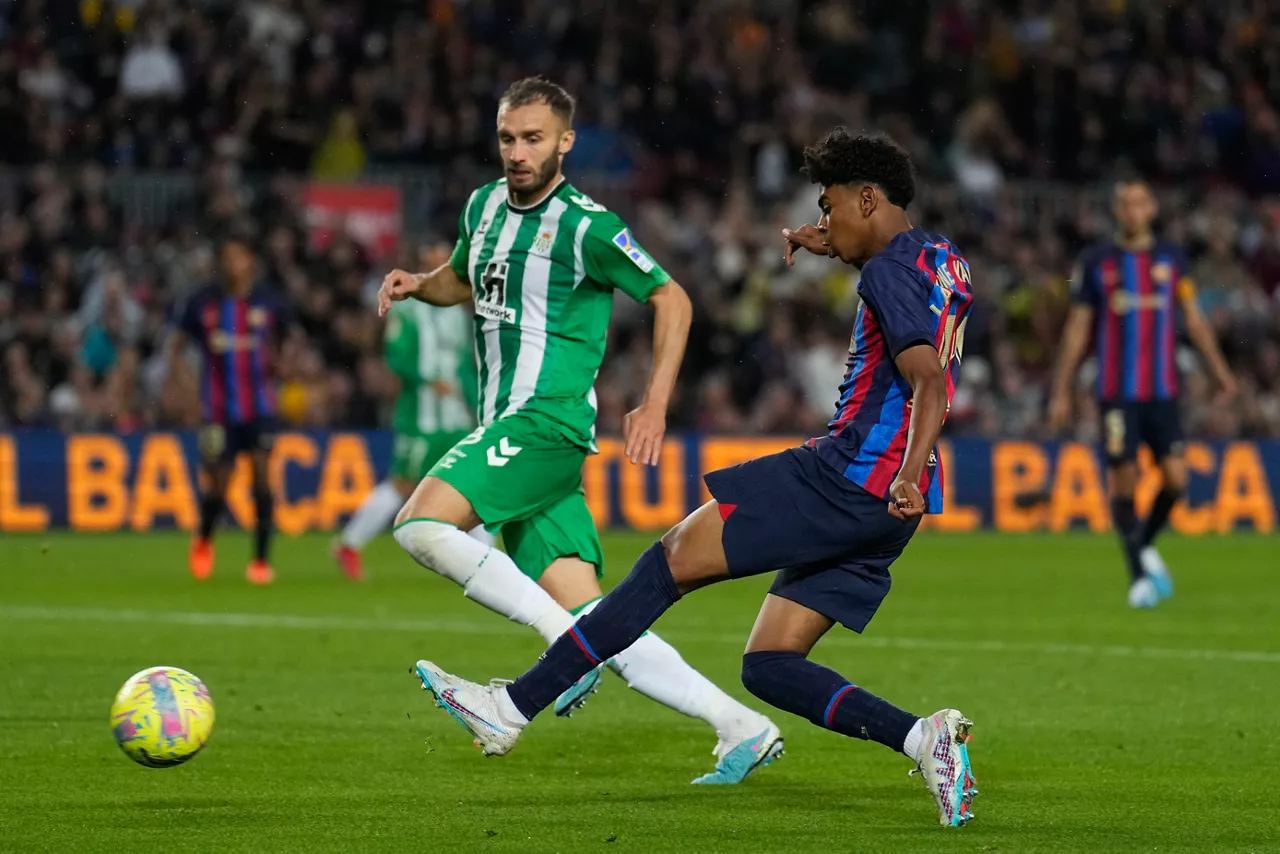 lamine_yamal_barcelona_betis_debut_EFE