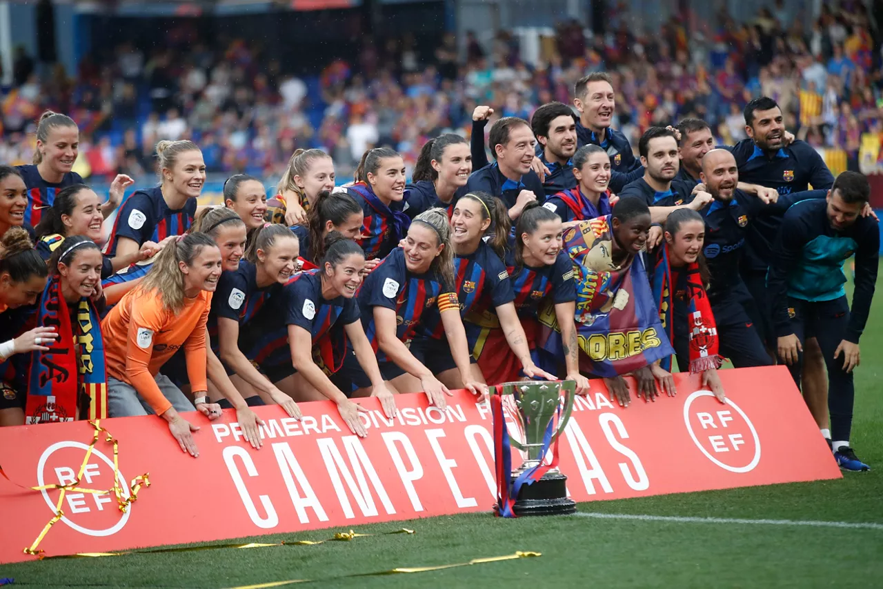 Bartzelonako nesken artxiboko argazkia, F Liga 2022-2023 irabazi zutenean.