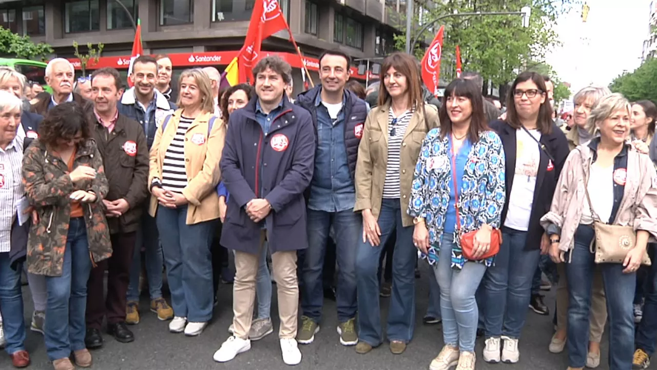 20230501155507_partidos-politicos-en-manifestaciones-del-1-de-mayo_