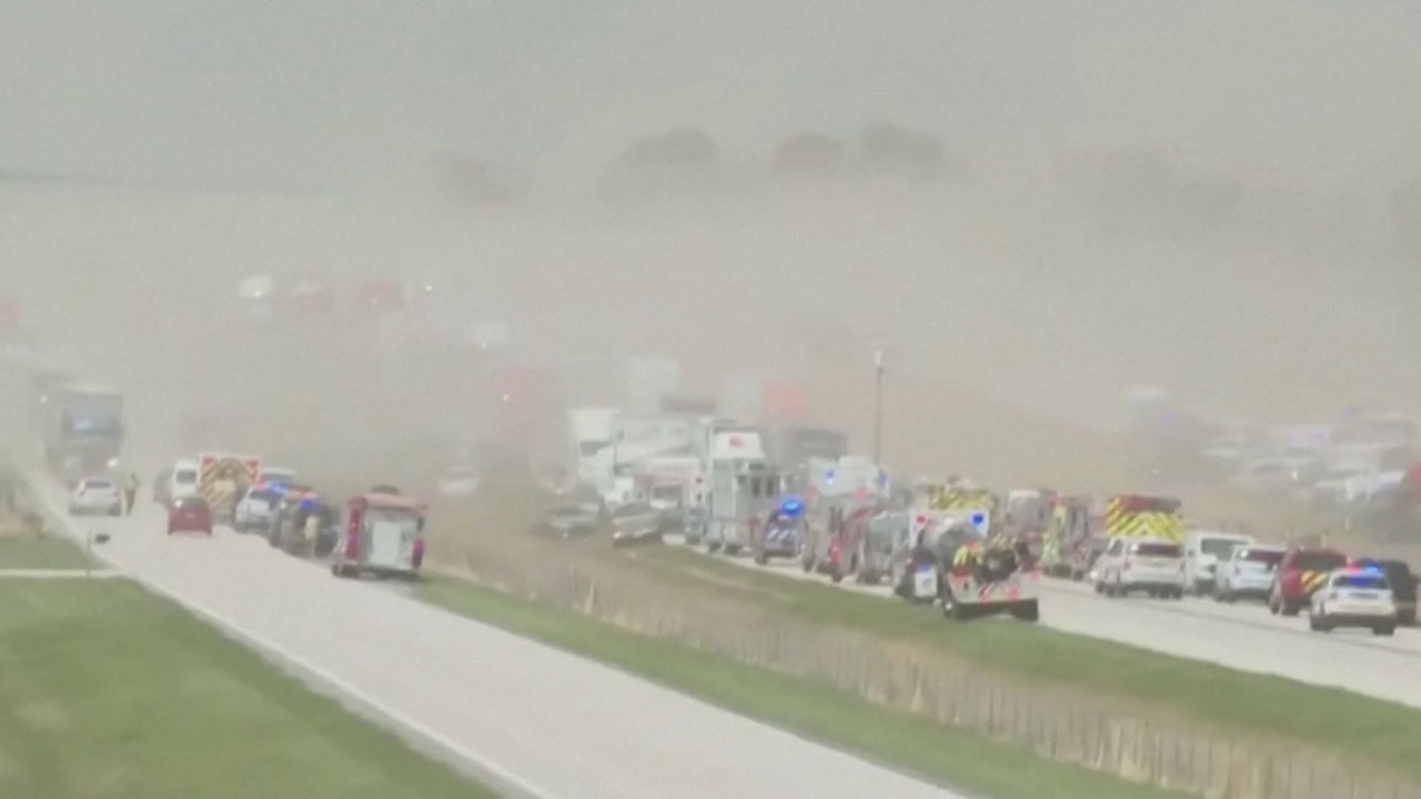 20230502084804_accidente-multiple-en-illinois_