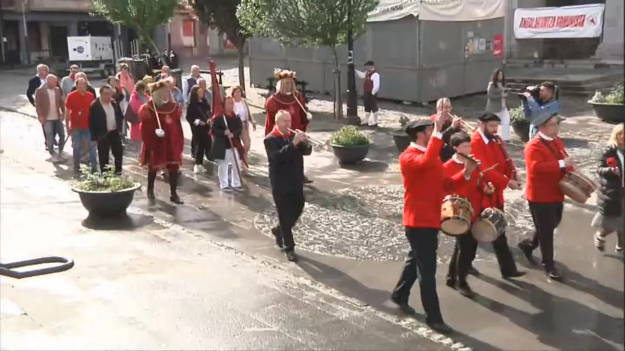 20230508122017_urduna-desfile-otxomaio_